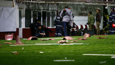 Astea sunt momentele ce fac Liga I UNICĂ‚ în lume!** 6 întâmplări 'made in Romania' care i-ar scandaliza pe englezi sau nemți