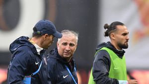 Dan Petrescu, mesaj pentru Nelu Varga: „Cu ocazia asta vedem că pentru unii jucători e greu la CFR”