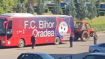 Imaginile zilei înainte de FC Bihor – FCSB, din Cupa României 😂: „Bagă autocarul în poartă să nu ducă multe acasă” | VIDEO