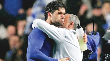 Avram Grant a ratat totul "la mustață" cu Chelsea! Cum a pierdut titlul în Anglia, Cupa Ligii și Liga Campionilor: