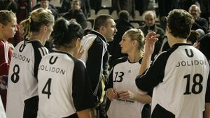 Victorie cu emoții pentru "U" Jolidon!** Echipa clujeană rămâne în plasa liderului Oltchim!