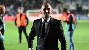 Claudiu Tudor, președinte executiv Petrolul: „Nu avem patron turc, ci doar un sprijin financiar limitat. Covorul roșu este întins, dar ce au promis ei, am achitat noi”. INTERVIU 