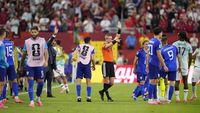 I-RE-AL! Golul de 2-2 din minutul 90+13 al meciului Portugalia – Croația, anulat de VAR pentru ofsaid! Fanii croați au făcut apoi prăpăd pe stadion