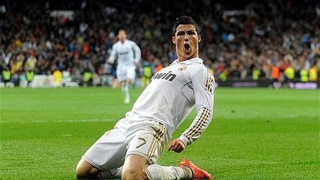 Mourinho, uluit de MAGIA lui Ronaldo!** SUPER FOTO:  "The Special One" a rămas cu gura căscată după cea mai spectaculoasă fază a meciului de la Istanbul