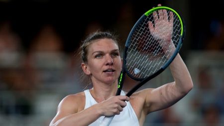 VIDEO. Simona Halep, eliminată în sferturile de finală la Adelaide! A pierdut şapte game-uri la rând cu Aryna Sabalenka