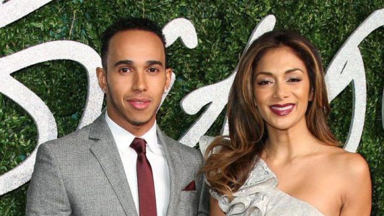 "E nebun de-a dreptul". Lewis Hamilton, acuzat de fosta iubită că a avut un comportament incredibil în timpul relației. Ce i-ar fi făcut campionul din F1 tinerei de 26 de ani 