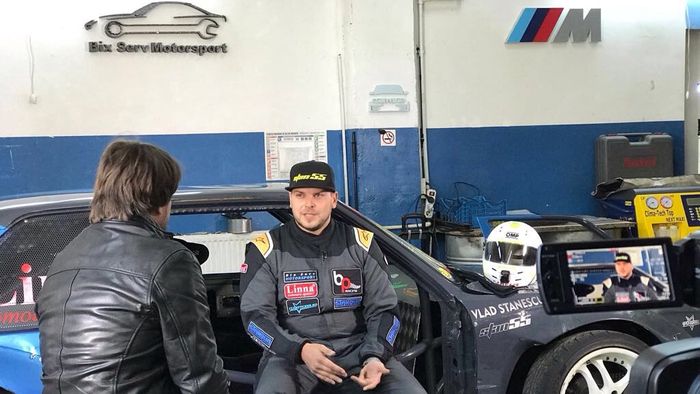 VIDEO EXCLUSIV | "Am cumpărat o mașină cu 500 de euro. Până azi, am băgat 60.000 de euro în ea!". Pilotul de drift Vlad Stănescu îți dezvăluie la ce trebuie să te aștepți dacă te prinde "microbul" 