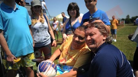 FOTO** Lupu și Belodedici, fotbal caritabil la 40 de grade Celsius
