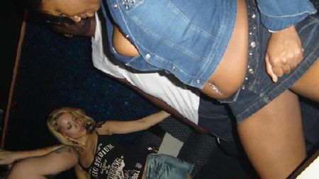 Prostituatele din Rio au lansat o colecție de tricouri cu conotație sexuală, pentru naționala Braziliei