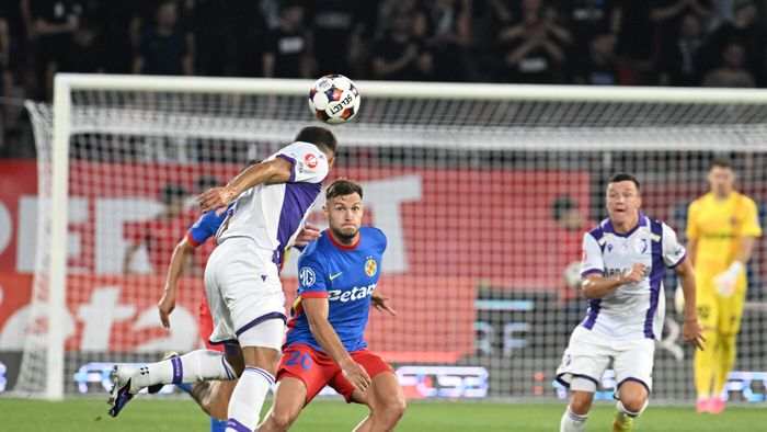 Sezon nou, Gigi Becali vechi. A rezistat doar 45 de minute: Politic, OUT din echipa FCSB la pauză!