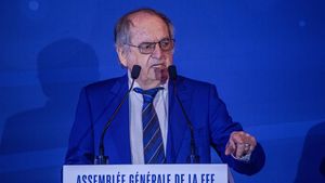 După ce l-a umilit pe Zinedine Zidane, președintele FFF, Noel Le Graet, plătește cu postul: a fost suspendat temporar de la conducerea fotbalului din Hexagon! Bărbatul a fost acuzat și de hărțuire sexuală