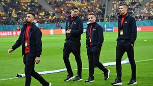 Tavi Popescu a făcut cu tânărul fotbalist Toma ce a făcut Florinel Coman cu el. Gigi Becali a dezvăluit gestul jucătorului său: „Acum, nu mai e Toma Necredinciosu'”