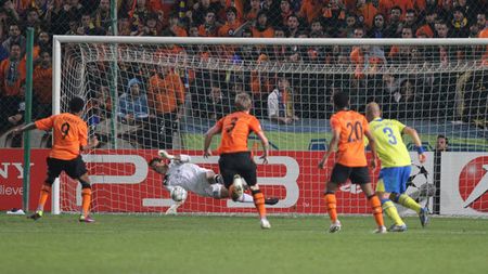 Aroganța  lui Mourinho, taxată dur de un fost jucător al Barcelonei care a trecut și prin Liga 1: "A depășit limitele"