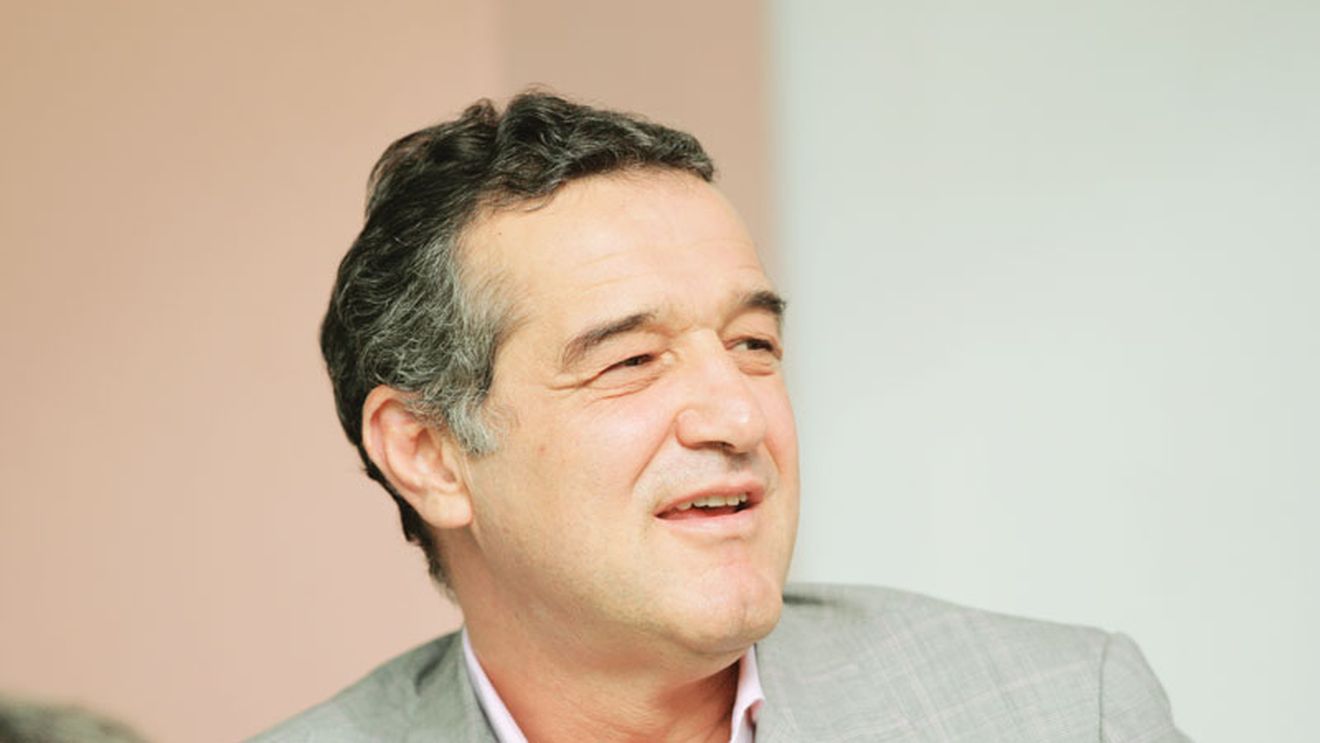 Becali: „S-a dat lumea peste cap"