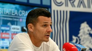 Costel Gâlcă: „Venirea lui Şumudică face mai dificil meciul cu Rapid". Ce absenţe are antrenorul Craiovei pentru derby