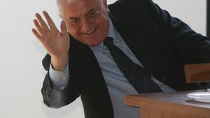 Dragomir: "Boloni va veni în joc de glezne la Rapid"