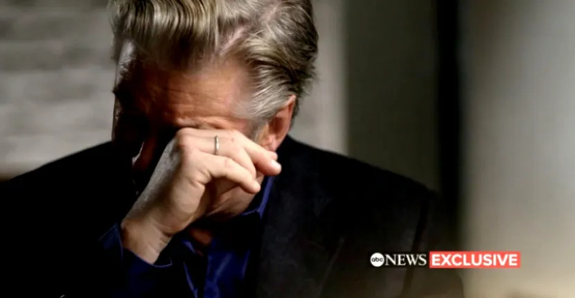 Alec Baldwin a acordat primul interviu despre tragedia de pe platoul de filmare, în lacrimi:  ”Nu am apăsat pe trăgaci”
