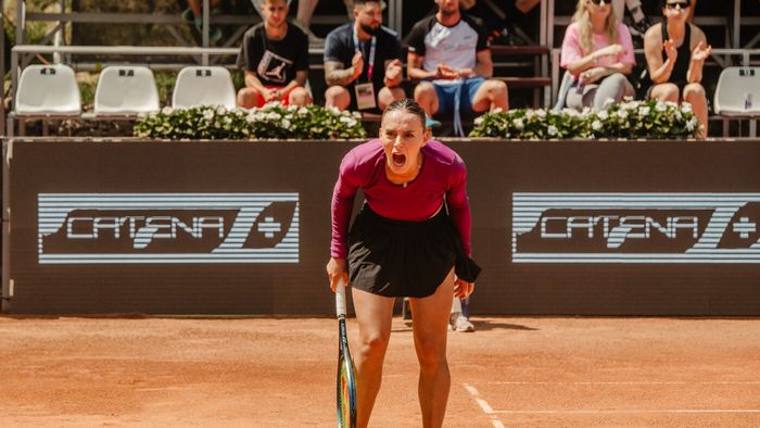 Ana Bogdan continuă forma excelentă! Românca s-a calificat în „optimile" turneului WTA de la Lausanne, dupăa a 6-a victorie consecutivă în circuit