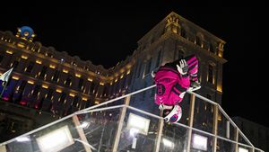 FOTO | Cei mai buni patinatori din lume au coborât cu o viteză de peste 80 km/h la prima etapă a concursului Crashed Ice Red Bull 