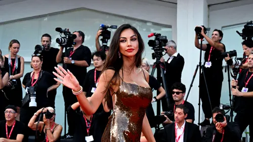 Mădălina Ghenea, fosta iubită a lui Dimitrov, s-a filmat în timp ce făcea asta la sală. Cea mai frumoasă actriță română a dezvăluit secretul formei sale de invidiat. GALERIE FOTO