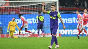 Gigi Becali nu are de gând să spargă barierele pentru Louis Munteanu: „O să rămână să plângă”