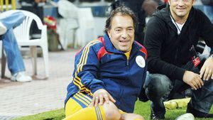 Marcel Răducanu atacă: "Jucăm numai cu muncitori? Fotbalul se joacă pe gazon, nu în fabrică. Din cei 23... doar patru mai știu ceva"