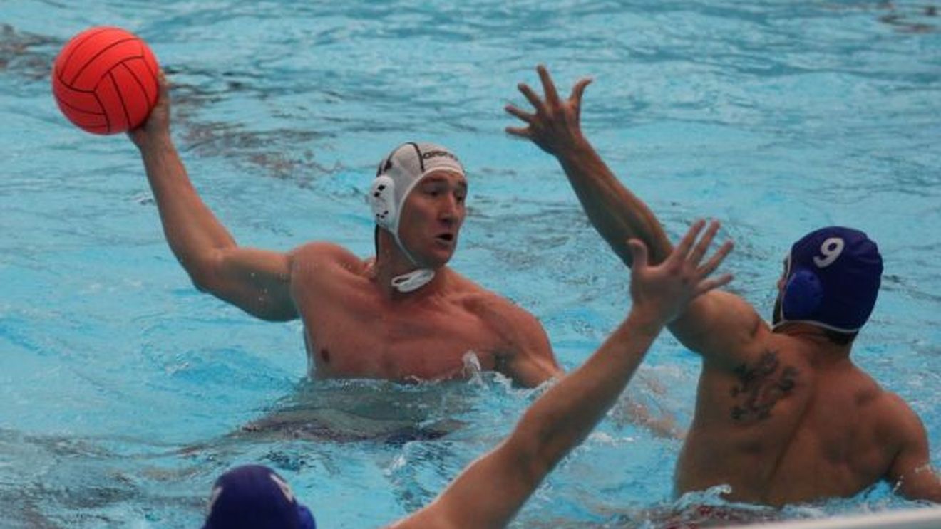 Orădenii rămân în frunte