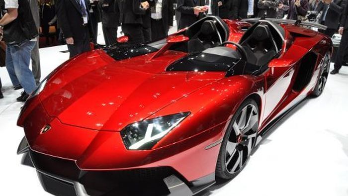 ULTRASONIC!** E făcut să-ți rupă inima și să-ți zdruncine capu'! FOTO Noul Aventador arată FABULOS și costă 2,1 milioane de euro