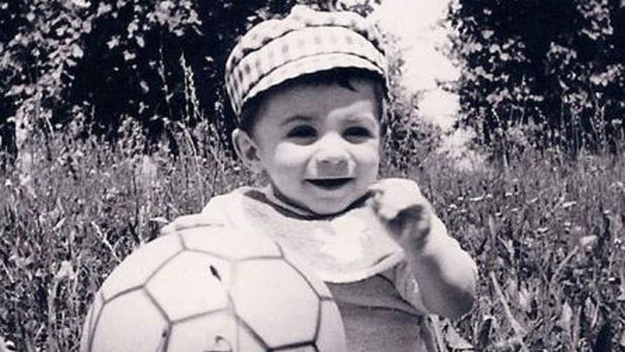 Este idolul Italiei, unul din cei mai tari atacanți din istorie și l-ar fi bătut pe Ibrahimovic dacă ar fi pățit-o ca Guardiola!** Știi cine e în fotografie?