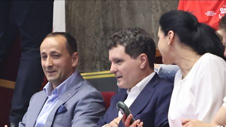 „Lui Nicuşor Dan îi e frică de ăştia”. Mitică Dragomir a numit persoanele de care se teme preşedintele României, pe care îl consideră cel mai puternic om din țară