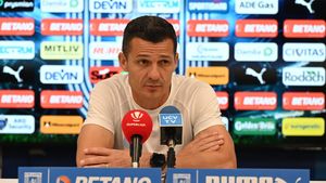 Dureri de cap pentru Costel Gâlcă: 3 absenţe de marcă pentru Universitatea Craiova, la debutul în noul sezon. EXCLUSIV