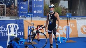 Și-a pierdut piciorul după un accident la rugby și a ajuns campion mondial la înot și vicecampion mondial la triatlon!