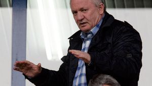 Porumboiu: "Nu noi am pornit scandalul cu Dinamo!** Eu doar am citat din clasici în viață"