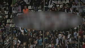 Mitică, scos din sărite de bannerul fanelor din Giulești:** "Sunt niște căzături! Rapid riscă o nouă sancțiune și nu știu dacă vom mai permite accesul femeilor"