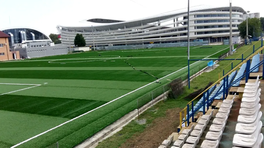 Lucrările la terenul sintetic de la Târgu Jiu se apropie de finalizare.** Cum arată stadionul unde își va juca Pandurii meciurile în Liga 2