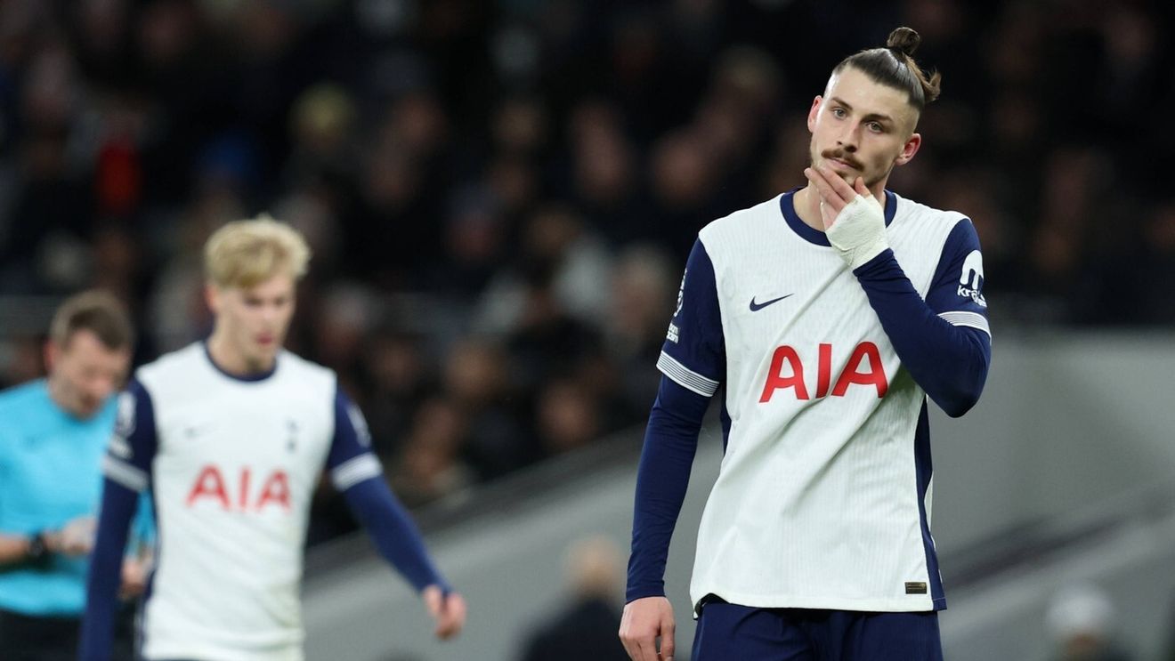 Se cam termină minutele la Tottenham pentru Radu Drăgușin. Britanicii au făcut anunțul despre Micky van de Ven și Cristian Romero