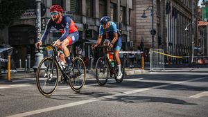 „Circuitele urbane favorizează cicliștii care știu să stea ascunși în pluton”. Alexandru Ciocan prefațează L'Étape Romania by Tour de France, care va avea loc la 1 septembrie