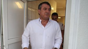 "Nu eu l-am recomandat pe Bonetti! **Nici nu-l cunosc personal!"