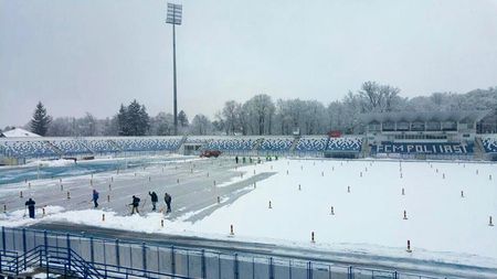 Moldova, sub cod galben de ninsori! Ieșenii dau asigurări că terenul din Copou va fi bun la ora jocului cu FC Botoșani. "Protejăm iarba cu o folie, iar dacă este nevoie vom porni și instalația de încălzire" | FOTO