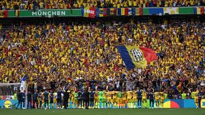 Cum s-a născut Zidul Galben al naționalei: „De la jucătorii care au lăsat la Mogoșoaia jocurile video când am plecat spre EURO până la suporterul care efectiv se tăvălea în baltă de fericire”. FRF dezvăluie episoade fabuloase din culisele reîntoarcerii românilor alături de tricolori! EXCLUSIV