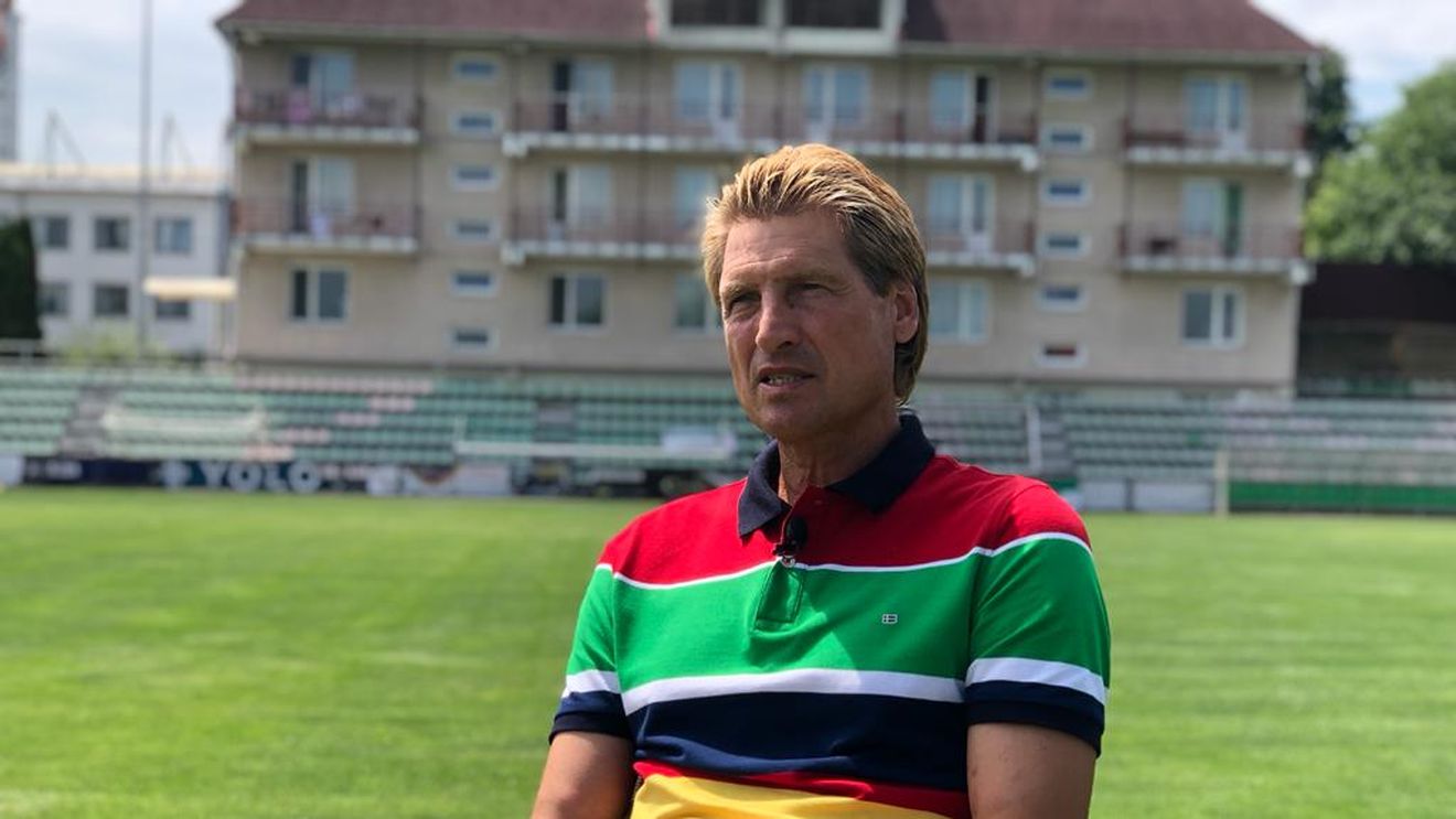 „Burleanu are susținere politică? Dacă a promis doar două mandate, să se țină de cuvânt! Rezultatele îl aduc pe Mircea Sandu în fața lui”. Selecționerul Moldovei U20 îl ia la țintă pe șeful FRF. Amintiri de fotbalist la Tiraspol: „Ne-am refugiat în subsolul hotelului, trăgeau cu tunurile înspre noi” | CORESPONDENȚĂ DE LA CHIȘINĂU