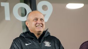 Dan Şucu ar da marea lovitură cu acest transfer! Daniel Niculae e impresionat: „Un jucător fantastic. Rar am văzut”. EXCLUSIV