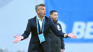 Adevăratul motiv pentru care Ovidiu Burcă a rămas la Dinamo, deși a fost dat afară din funcția de antrenor! Florin Prunea insinuează că a contat relația strânsă cu Andrei Nicolescu: „Sunt prieteni apropiați! Știe toată lumea, e de notorietate”. VIDEO