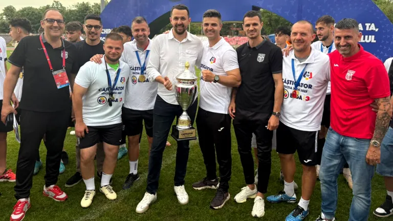 CS Dinamo a oficializat despărțirea de Florin Bratu și a anunțat, prin președinte, cine conduce echipa mai departe! ”Câinii” din Liga 2 l-au cooptat în staff și pe ”Eroul de la Liberec”