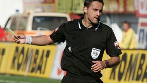 Colțescu arbitrează Dinamo - Unirea Urziceni