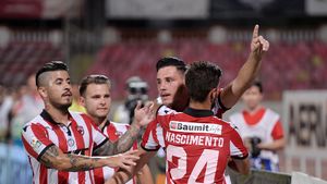 LIVE BLOG | Dinamo - Gaz Metan 3-1. Penalty-ul lui Anton și "dubla" lui Hanca duc echipa lui Contra la un pas de liderii Ligii 1. Sergiu Popovici a marcat, în prelungiri, primul gol al medieșenilor în acest sezon