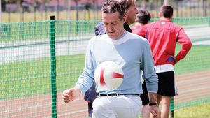 'Selecționerul' Becali:** "Marica nu trebuie să lipsească din echipă, Chivu trebuie să fie folosit la mijloc"