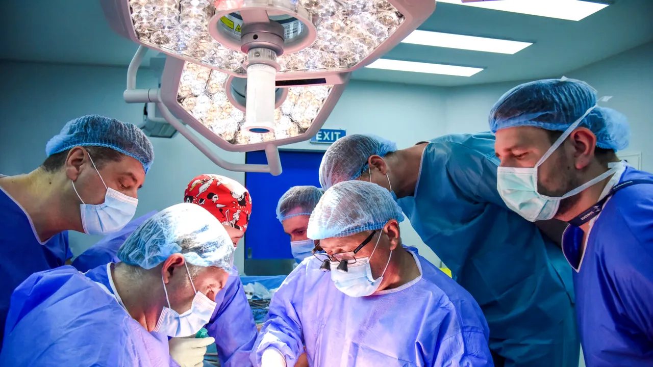 ADVERTORIAL. Performanțe deosebite în transplantul hepatic de la donator viu, la Spitalul Clinic SANADOR