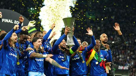 Pur și simplu fabulos! Chelsea a scris istorie pentru Anglia după ce a cucerit Conference League și a ajuns la doi pași de rivala Liverpool. Bornele speciale atinse de londonezi, în frunte cu Enzo Fernandez. SPECIAL