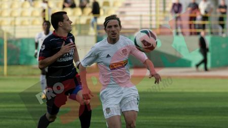 "Ei cu barele, noi cu golul". Balint critică jocul echipei, dar îl ridică în slăvi pe Antal